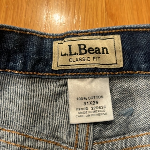 L.L.Bean Men’s classic fit jeans size 31X29 . - Picture 2 of 7